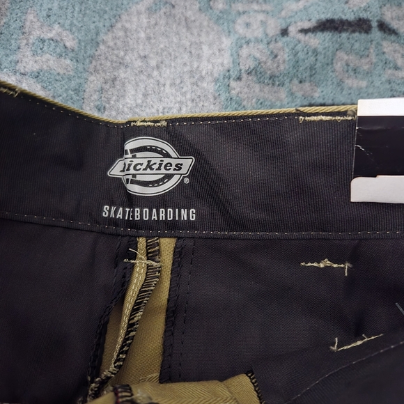 Dickies Skateboarding boys 26 x 32 Regular Fit Brown NWT Center Crease 112024 - Picture 5 of 9
